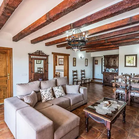 Triana Villa