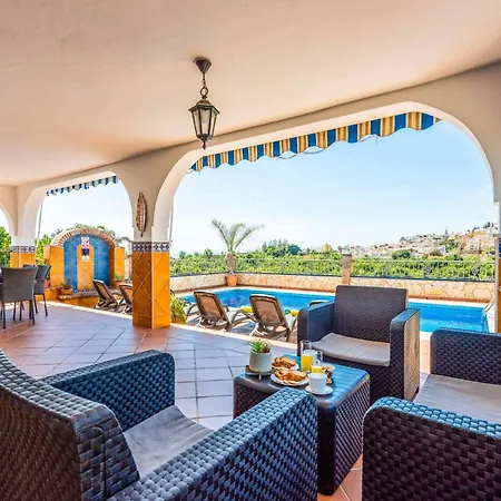Triana Villa